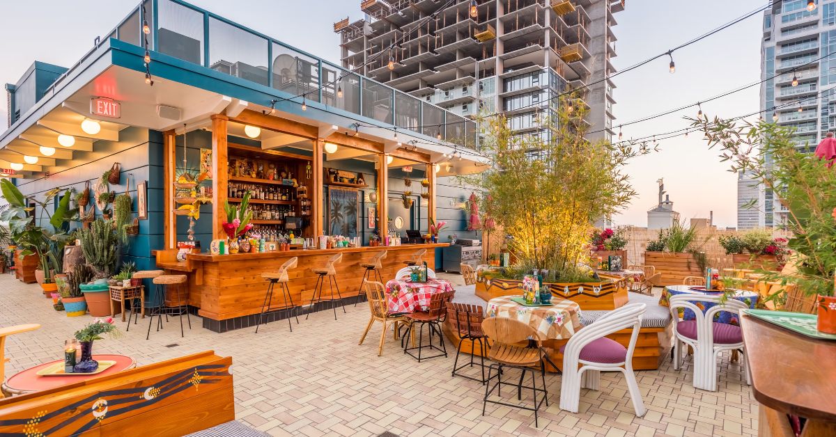 7. Broken Shaker at the Freehand