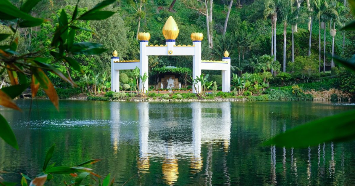 Self-Realization Fellowship Lake Shrine
